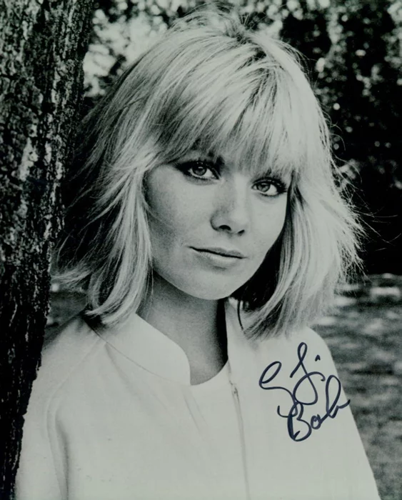 Glynis Barber autograph