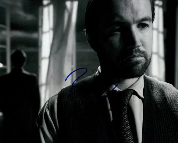 Rob McElhenney autograph