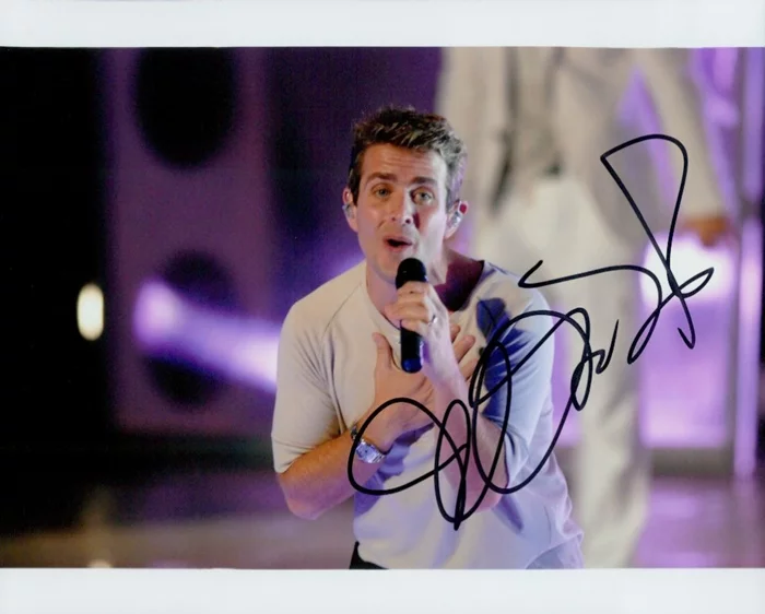 Joey McIntyre autograph