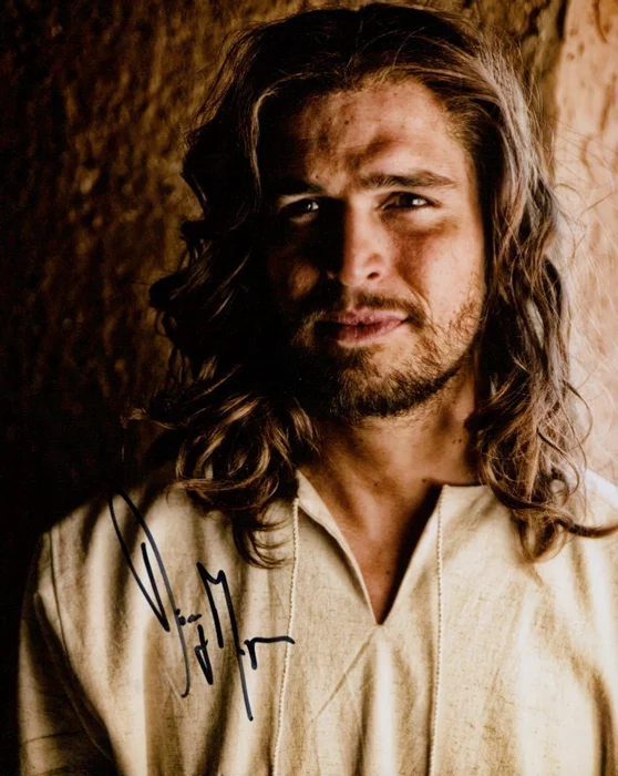Diogo Morgado autograph
