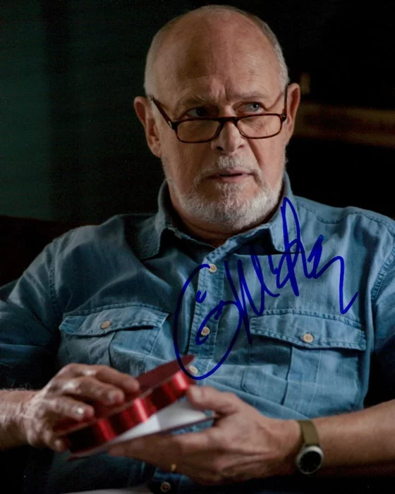 Gerald McRaney autograph