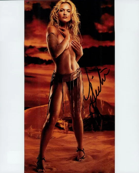 Victoria Pratt autograph