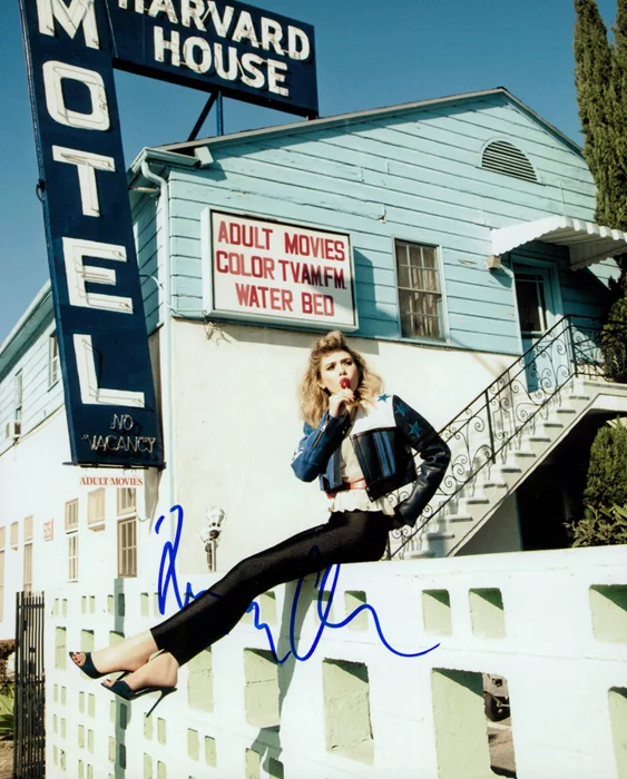 Elizabeth Olsen autograph