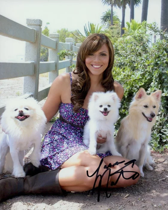 Laura Nativo autograph
