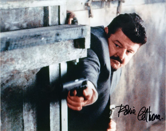 Robbie Coltrane autograph