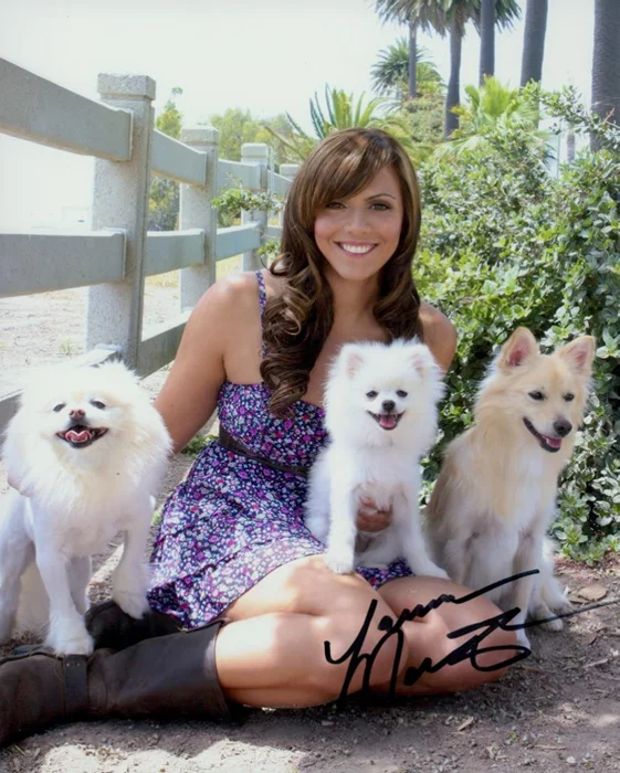 Laura Nativo autograph
