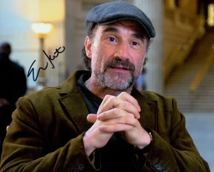 Elias Koteas autograph