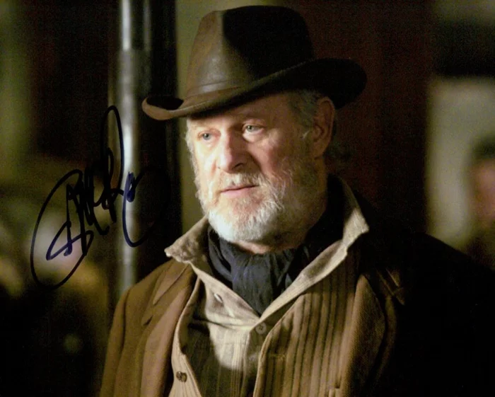 Gerald McRaney autograph
