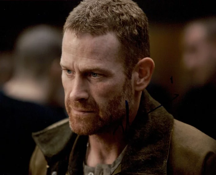 Max Martini autograph