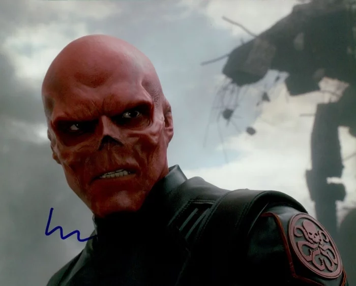 Hugo Weaving autograph