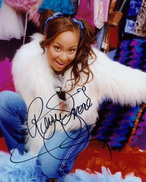 Raven-Symone autograph