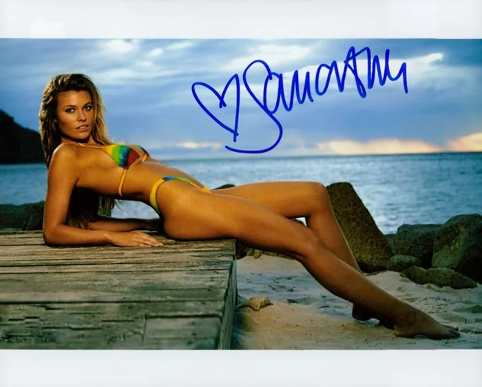 Samantha Hoopes autograph