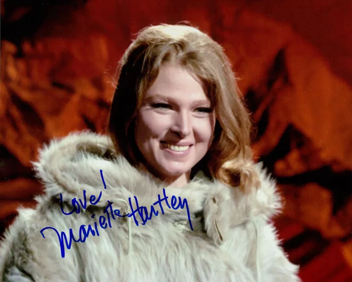 Mariette Hartley autograph