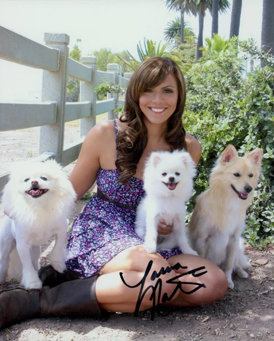 Laura Nativo autograph