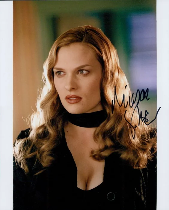 Vinessa Shaw autograph