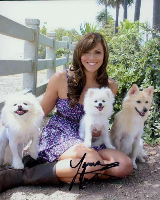 Laura Nativo autograph