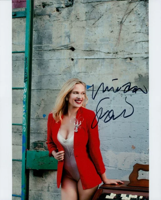 Vinessa Shaw autograph