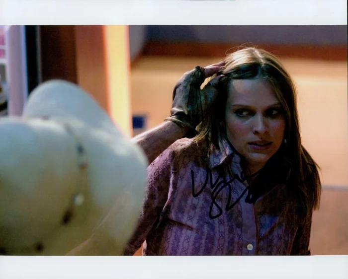 Vinessa Shaw autograph