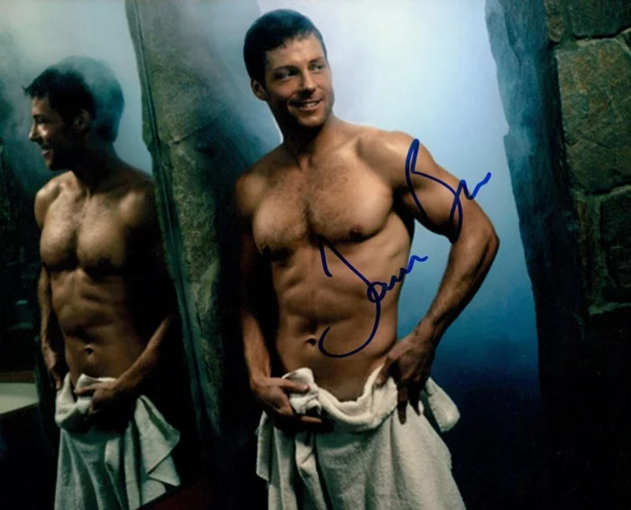 Jamie Bamber autograph