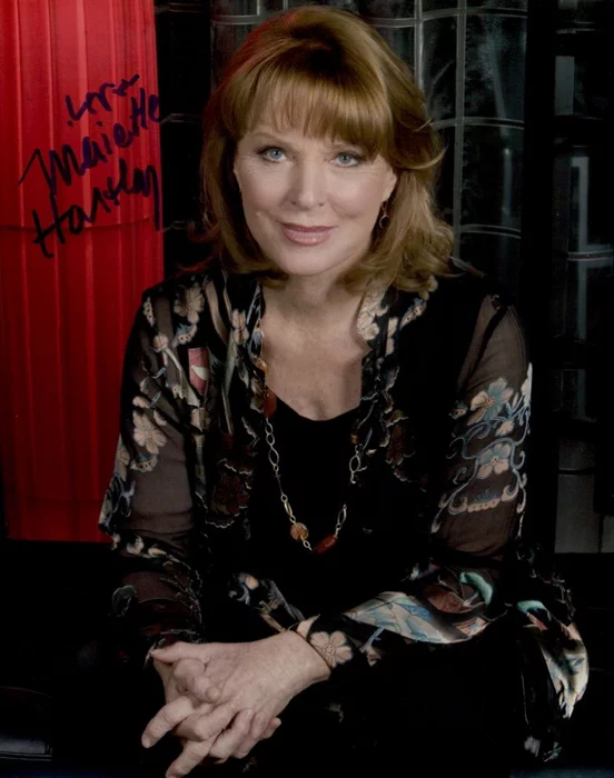 Mariette Hartley autograph