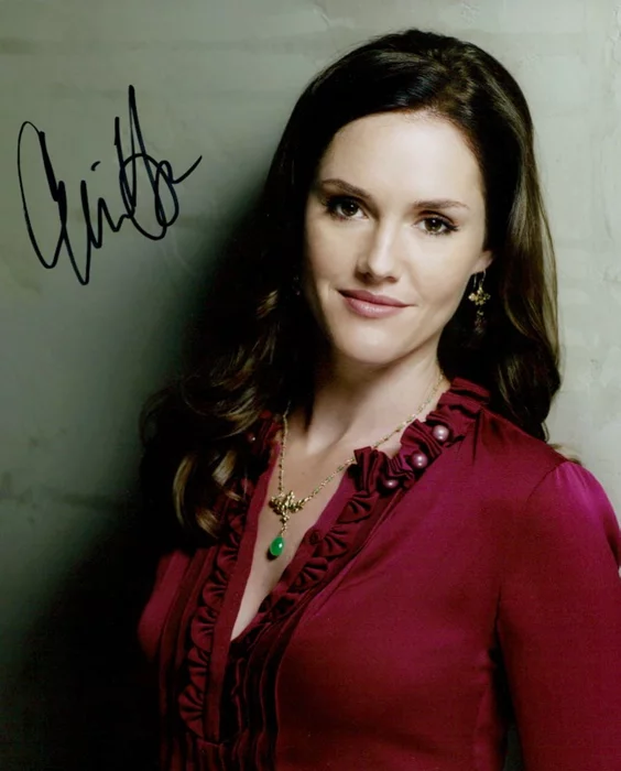 Erinn Hayes autograph
