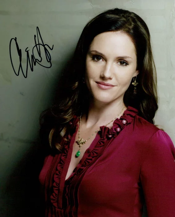 Erinn Hayes autograph