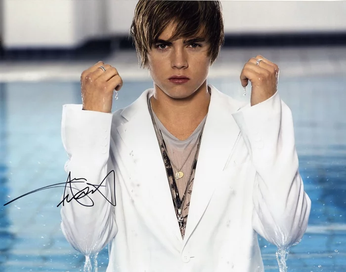Jesse McCartney autograph