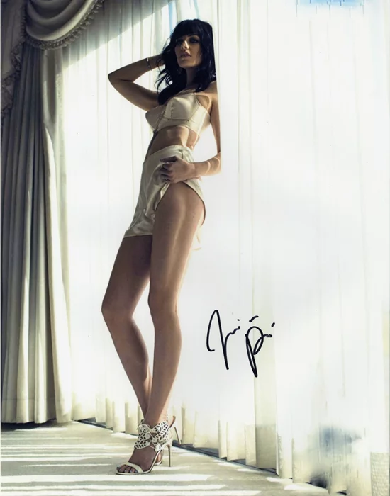 Jessica Pare autograph
