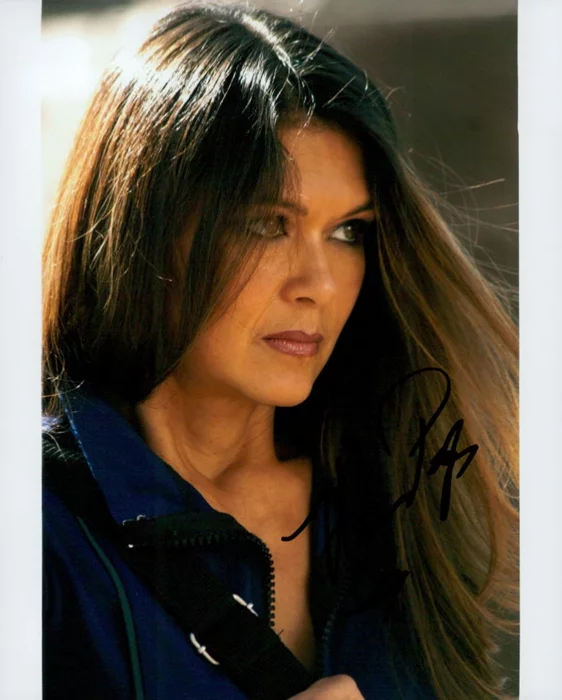 Nia Peeples autograph