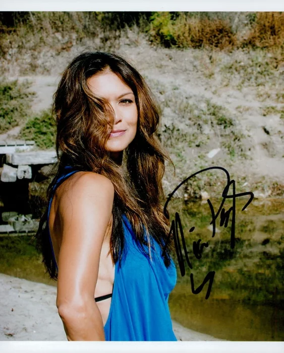 Nia Peeples autograph