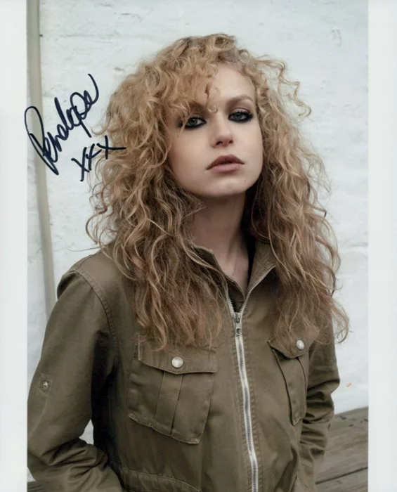 Penelope Mitchell autograph