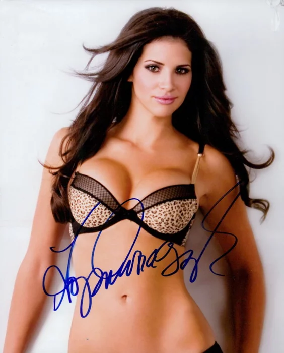 Hope Dworaczyk autograph