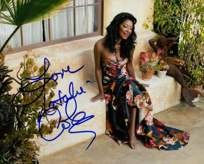 Natalie Cole autograph