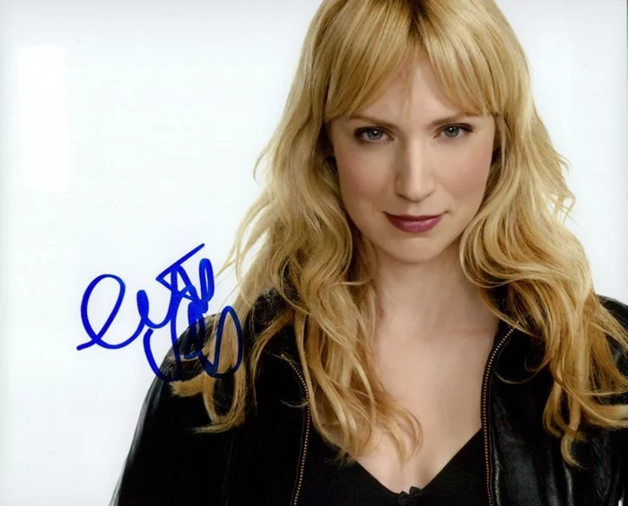 Beth Riesgraf autograph