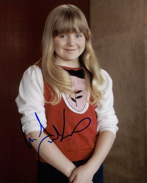 Tina Yothers autograph