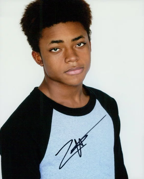 Zachary Mitchell autograph