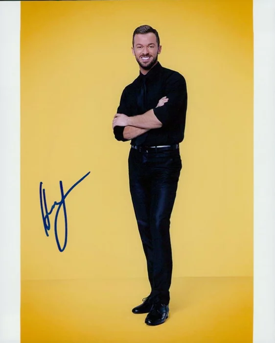 Artem Chigvintsev autograph