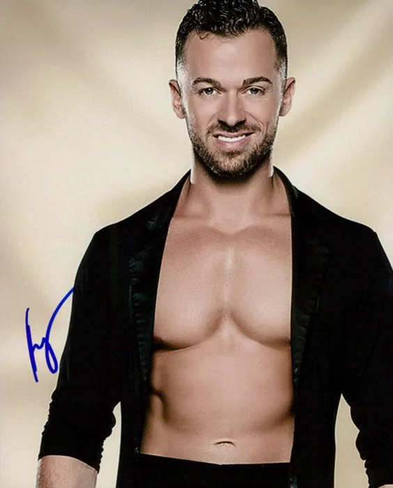 Artem Chigvintsev autograph