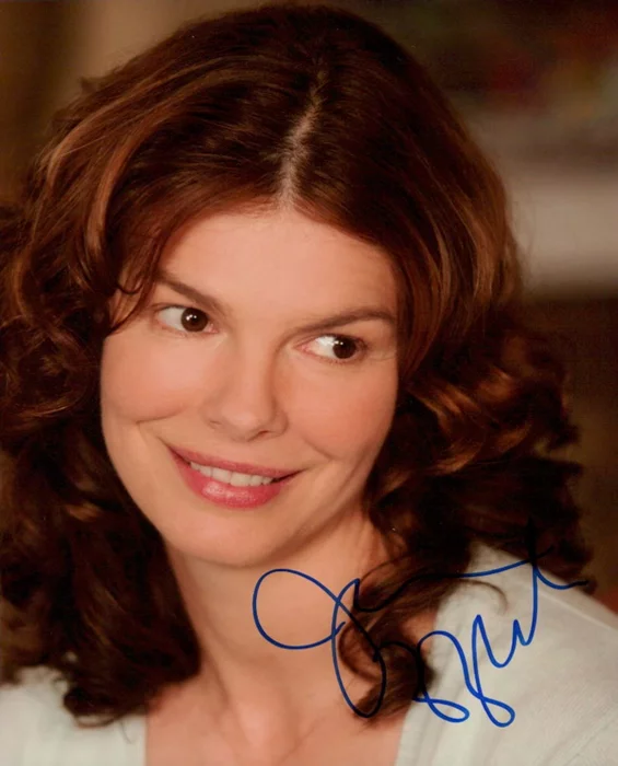Jeanne Tripplehorn autograph