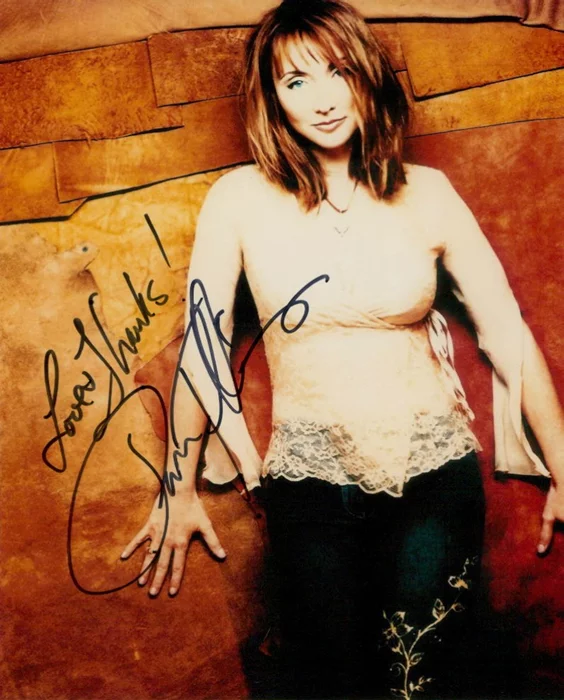 Pam Tillis autograph