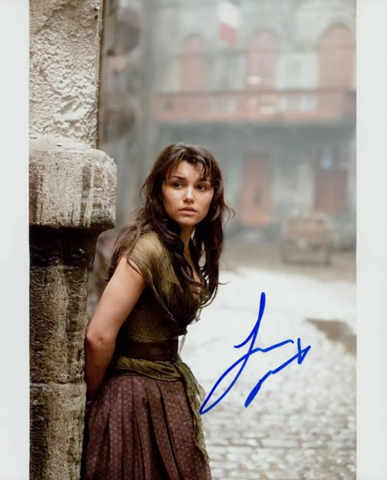 Samantha Barks autograph