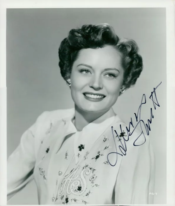 Alexis Smith autograph