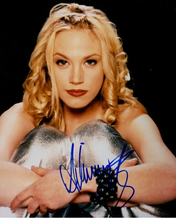 Adrienne Frantz autograph