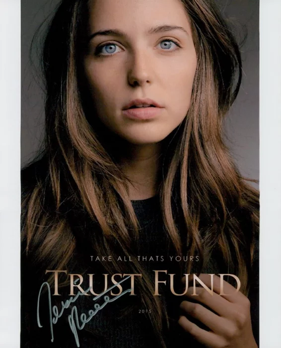 Jessica Rothe autograph