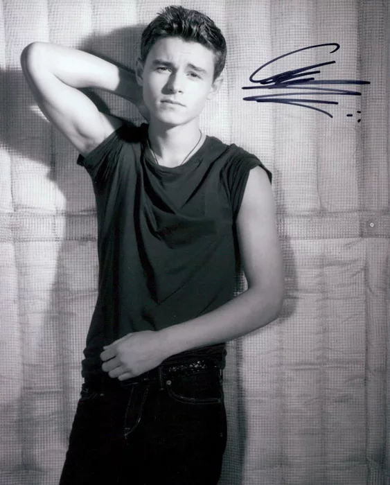 Callan McAuliffe autograph