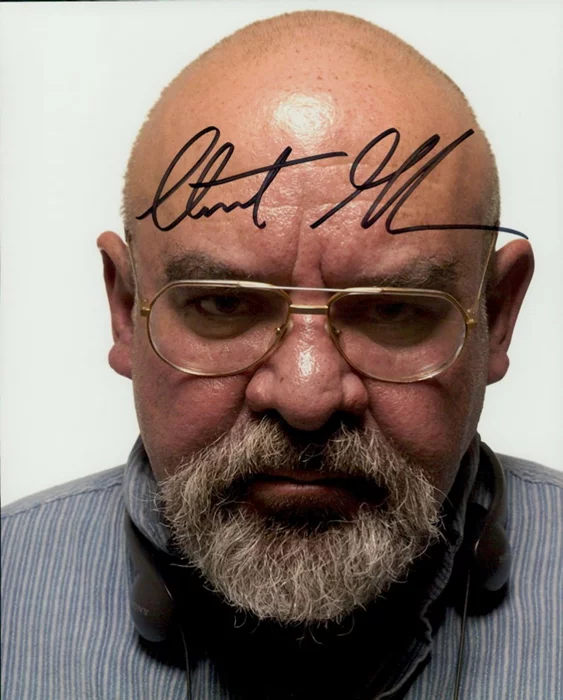 Stuart Gordon autograph