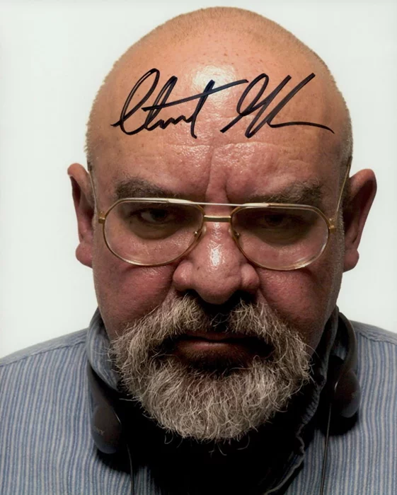 Stuart Gordon autograph