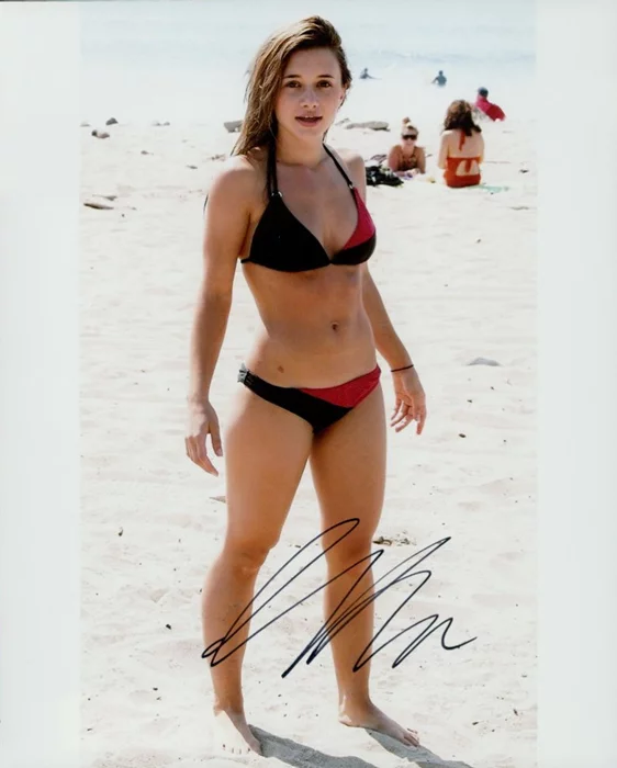 Olesya Rulin autograph