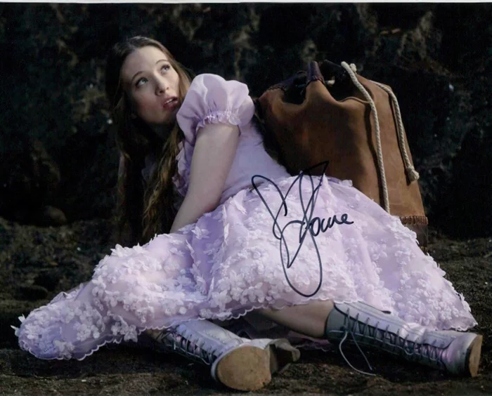 Sophie Lowe autograph