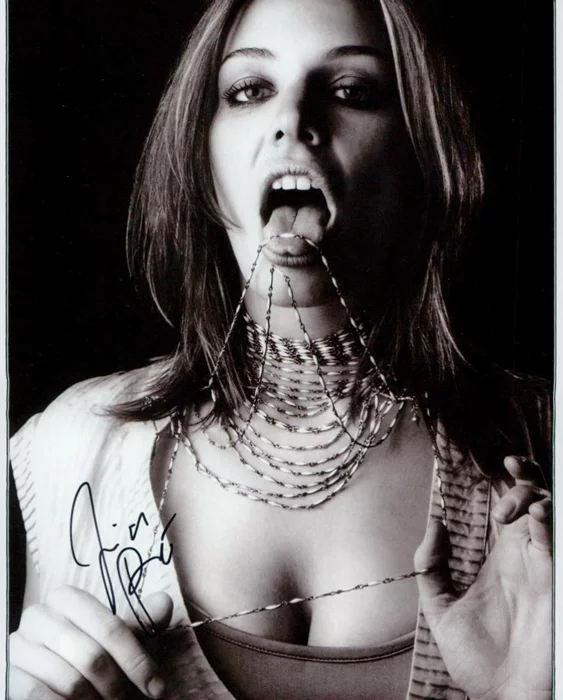Jessica Pare autograph